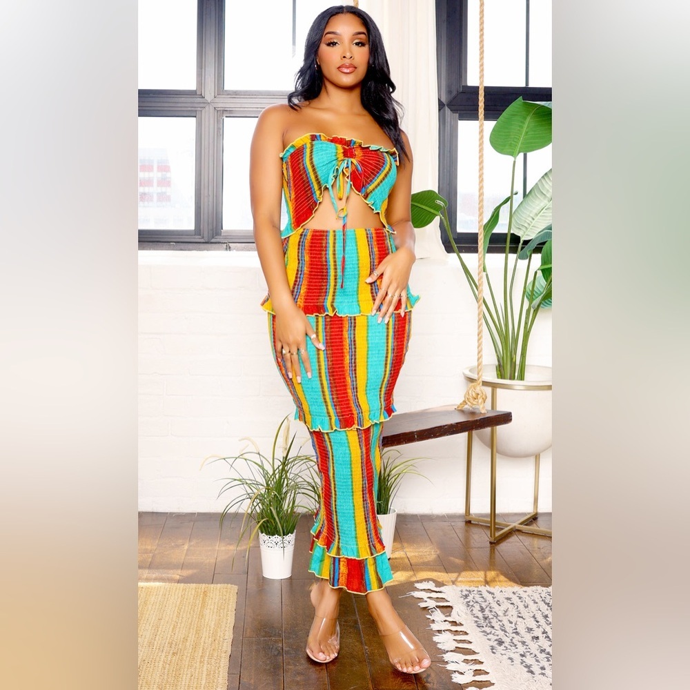 SMOCKED MAXI VACATION DRESS - Picture 8 of 10